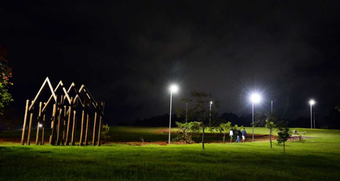 Pedido antigo, pista do bosque do Parque Cachoeira ganha iluminação