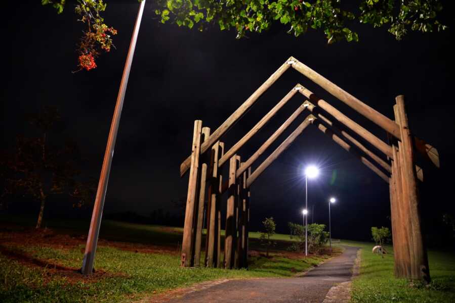 Pedido antigo, pista do bosque do Parque Cachoeira ganha iluminação