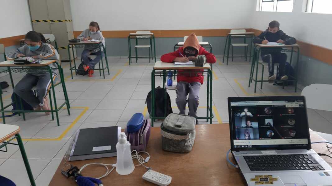 Nenhum colégio de Araucária teve aulas presenciais retomadas