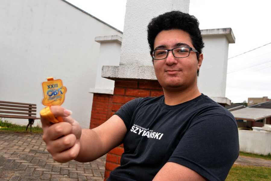 Gabriel Piccioni conquista mais uma “douradinha” na Olimpíada Brasileira de Astronomia