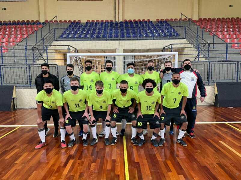 Futsal masculino da SMEL retornou às quadras no Paranaense de Base