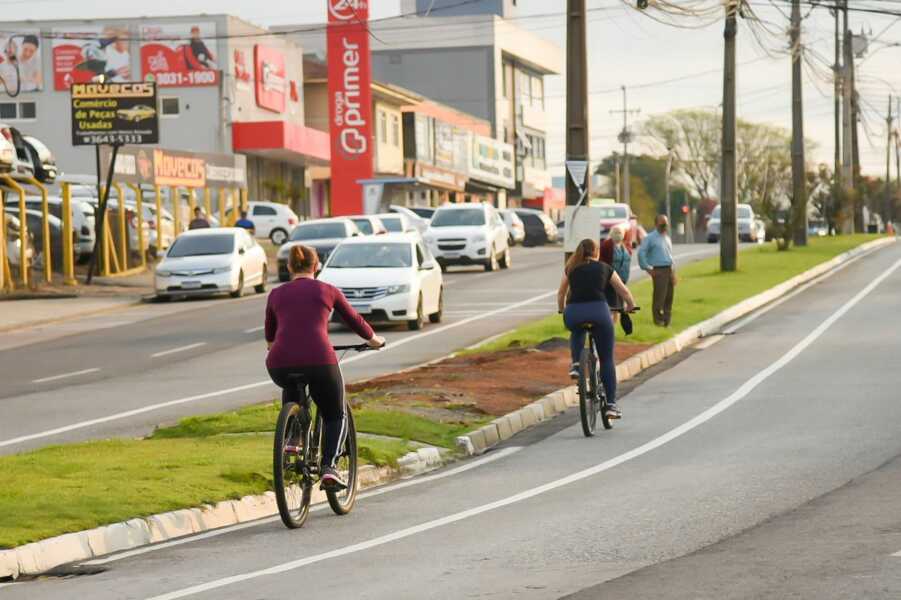 Avenida das Nações está ganhando ciclofaixa exclusiva para ciclistas