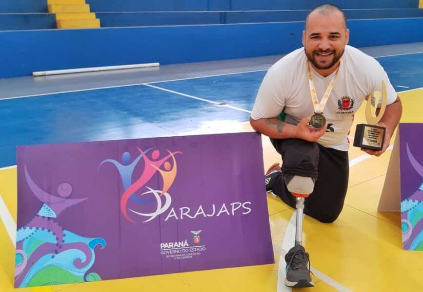 Jogador de vôlei araucariense é campeão do Parajaps’s