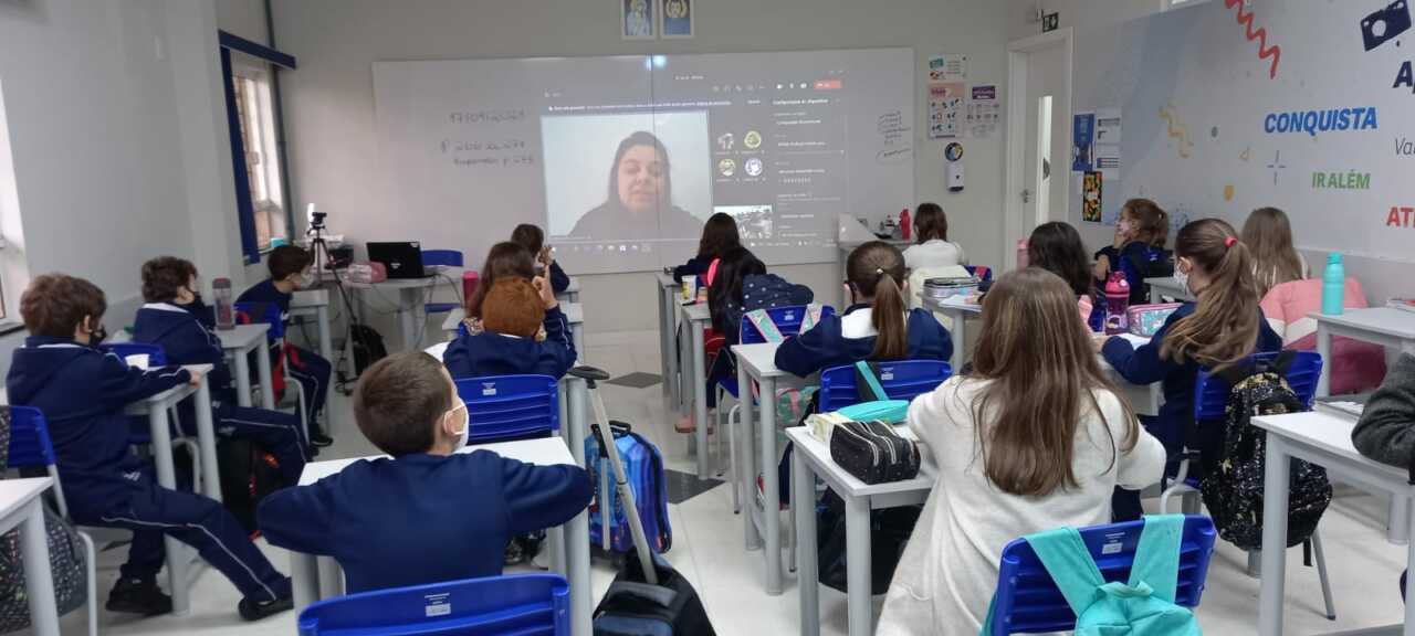 Estudantes querem incentivar pessoas a optarem por cosméticos não testados em animais