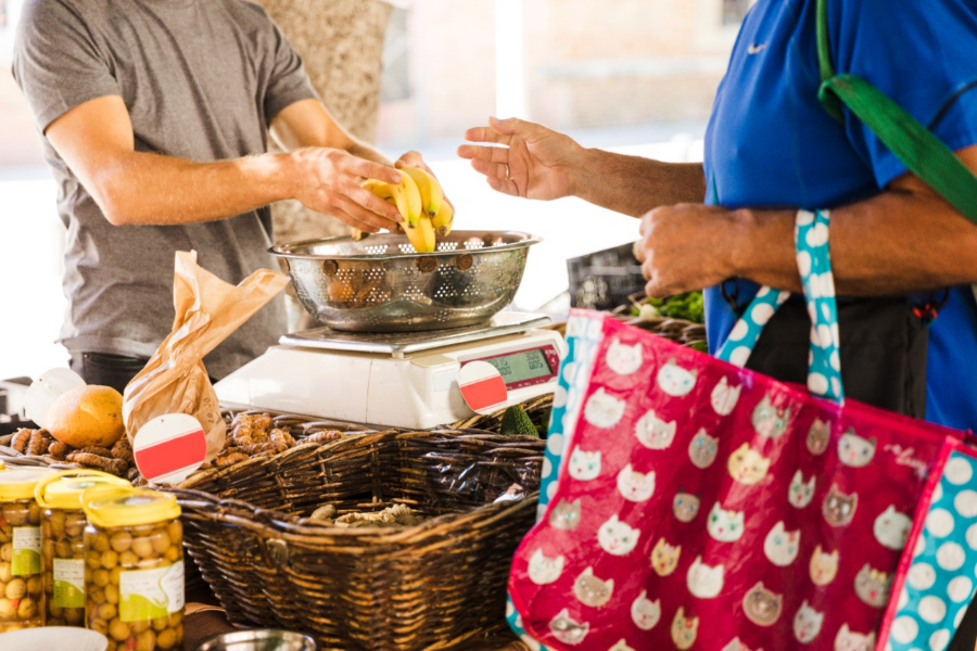 Araucária está entregando mais de 1.700 cartões "Comida Boa" a famílias fora do Auxílio Brasil