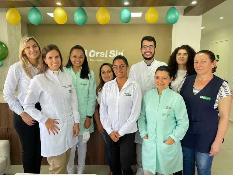 Oral Sin Implantes vem transformando sorrisos dos araucarienses