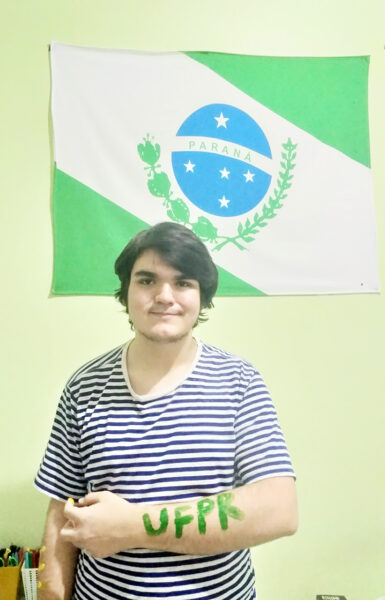 Jovem autista é aprovado no vestibular de História da UFPR