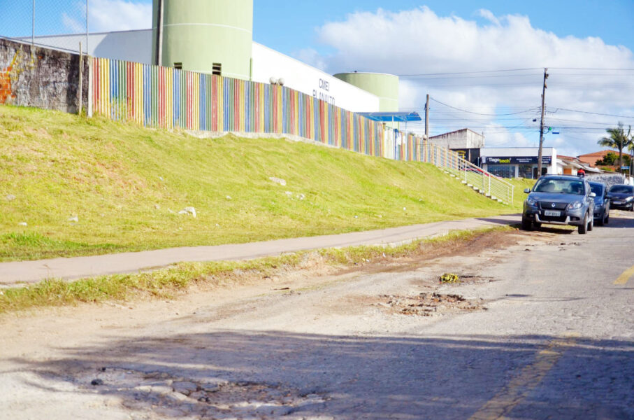 Rua com buracos receberá nova pavimentação em breve