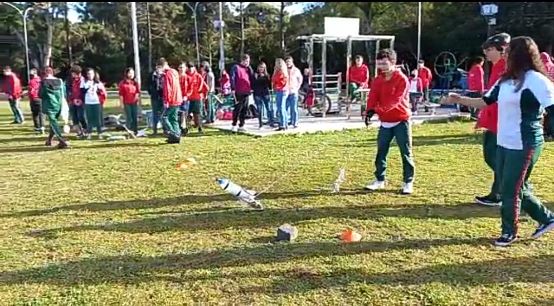 Estudantes do Colégio Metropolitana participam de Mostra Brasileira de Foguetes