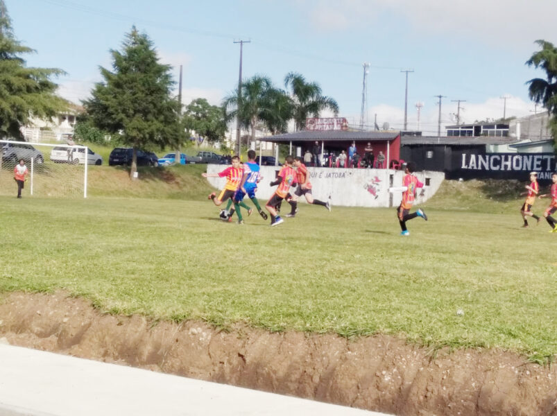 Times do Jatobá e da Associação Vencer participam de amistoso de Dia das Mães