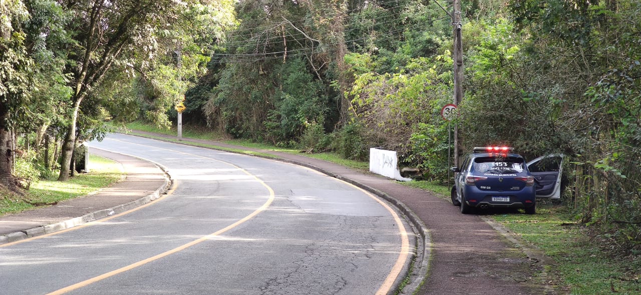 Corpo em avançado estado de decomposição é encontrado dentro de córrego, próximo ao Parque Cachoeira