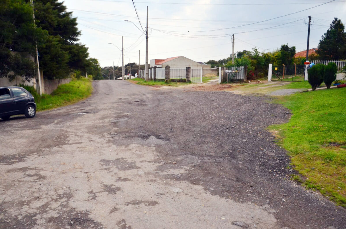 Ruas no bairro Porto das Laranjeiras são alvo de reclamações