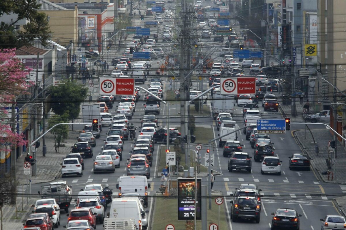 Prazo para pagamento do licenciamento das placas com final 6, 7 e 8 termina em outubro