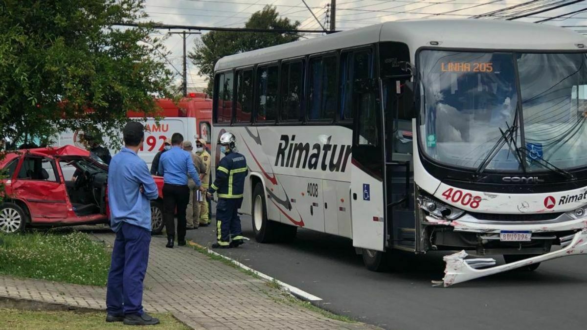 Acidente no Fazenda Velha deixou uma senhora morta e uma criança gravemente ferida