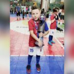 Jogador araucariense de 8 anos brilha como “gente grande” no futsal