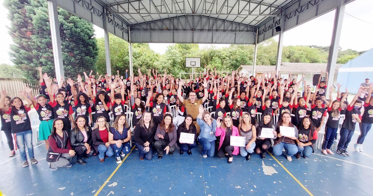 Proerd realiza formaturas de mais 600 alunos de Araucária