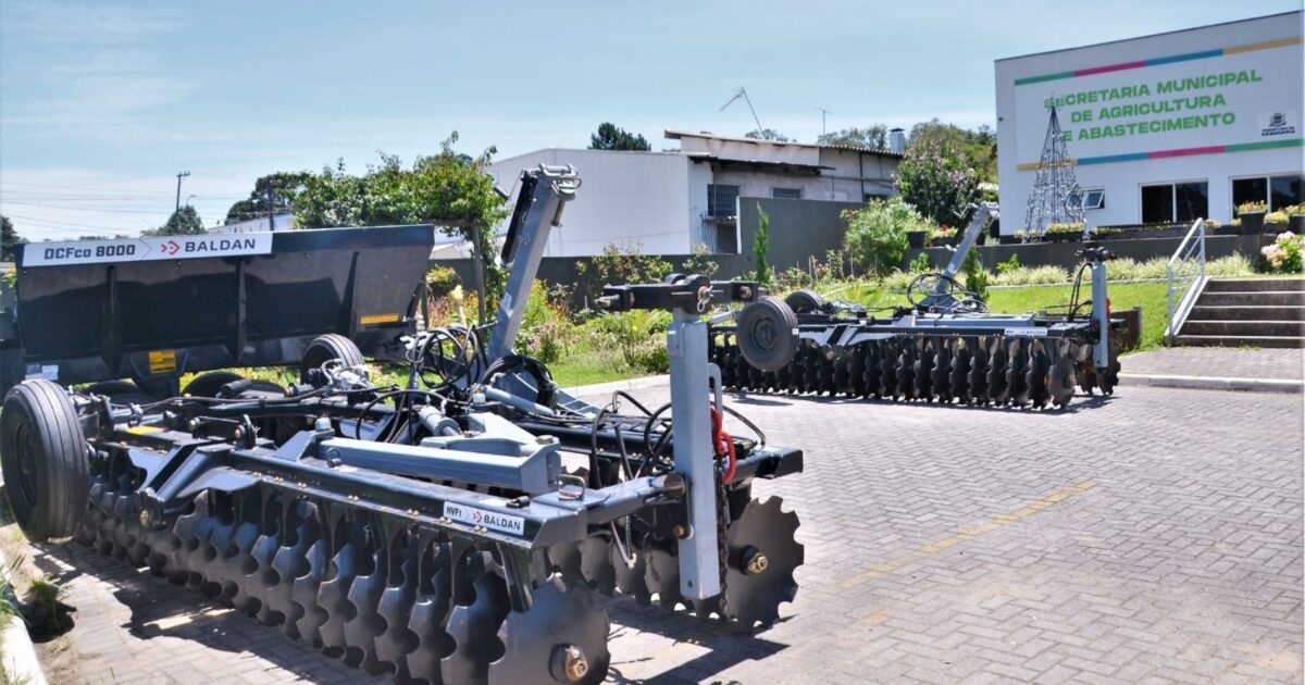 Novos equipamentos agrícolas são adquiridos pela Prefeitura