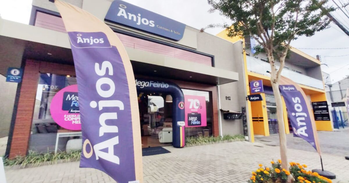 Caminhão de ofertas do 1º Mega Feirão da Anjos Colchões & Sofás já está em Araucária