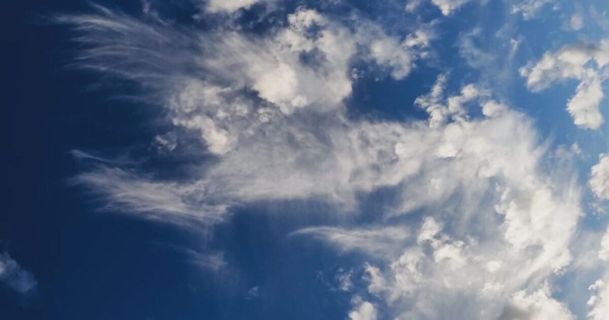 Mês de abril começa sem chuva e com muitas nuvens