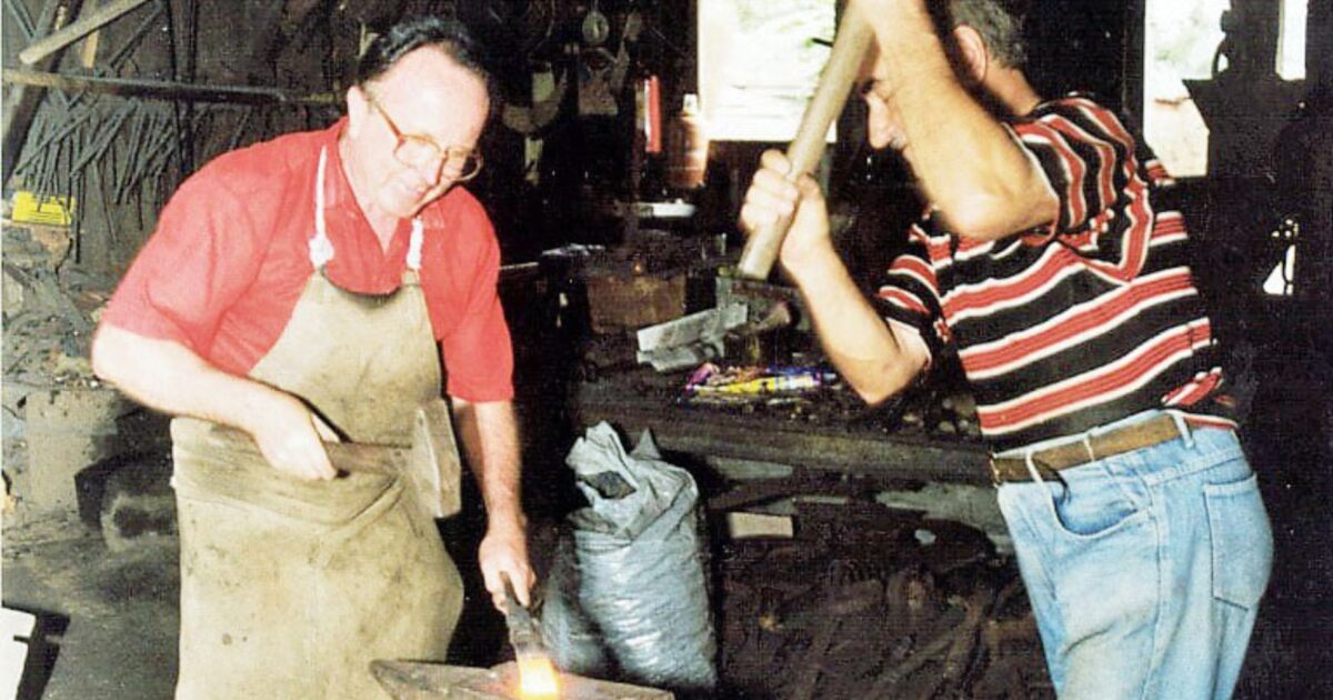 Terezinha Poly: Irmãos Iarek: os últimos ferreiros do centro da cidade de Araucária