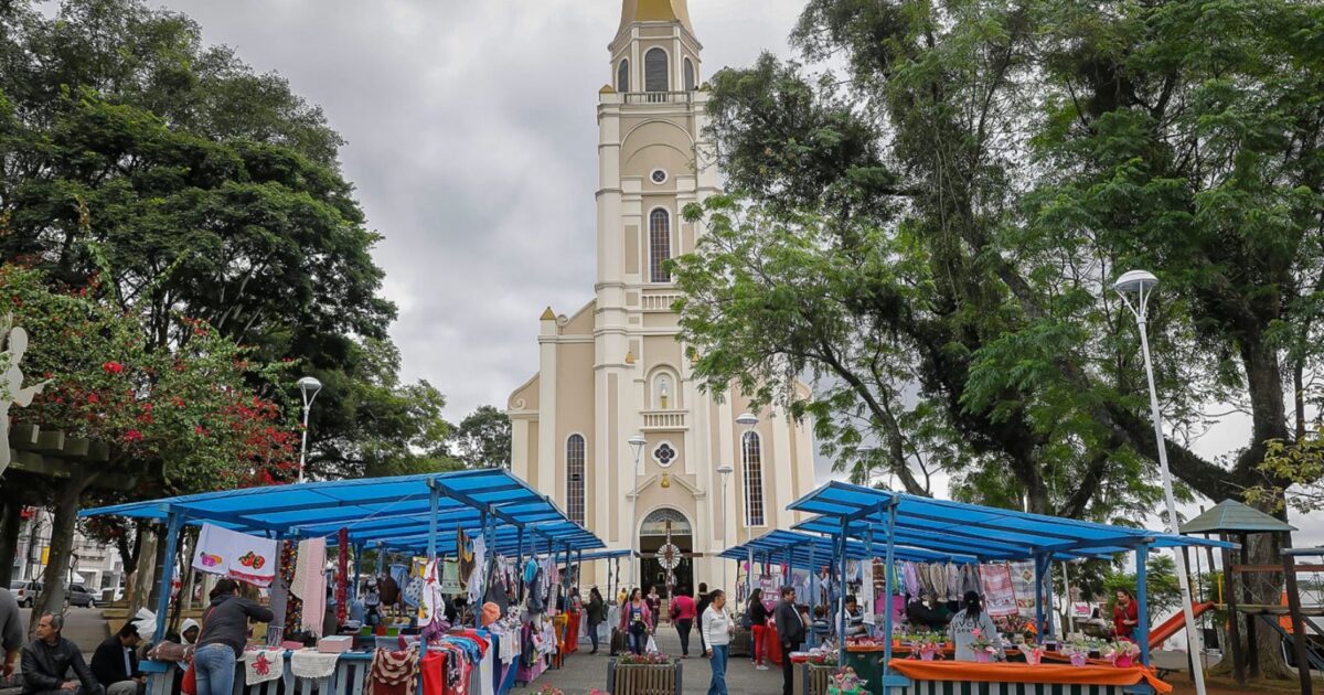 Feira do Dia das Mães inicia hoje (09) e vai até sábado (13) na Praça Vicente Machado