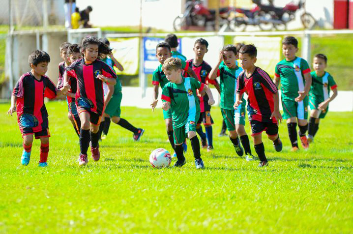 1º Torneio de Futebol da Amizade reuniu cerca de 300 pessoas