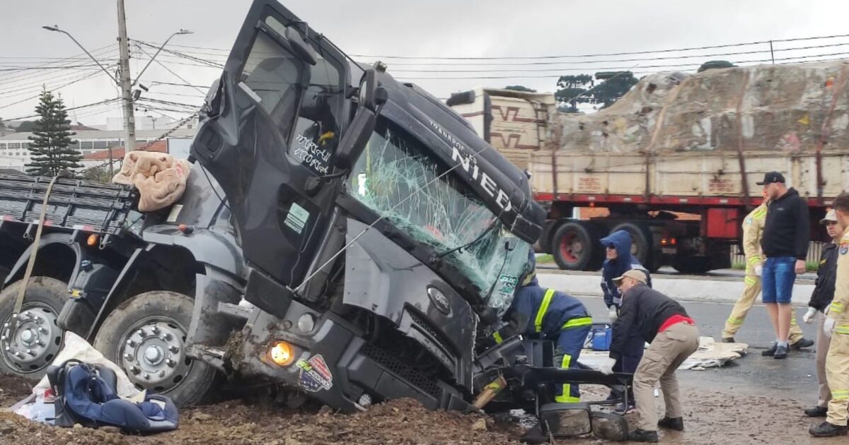 Acidente grave deixa três feridos na manhã de domingo