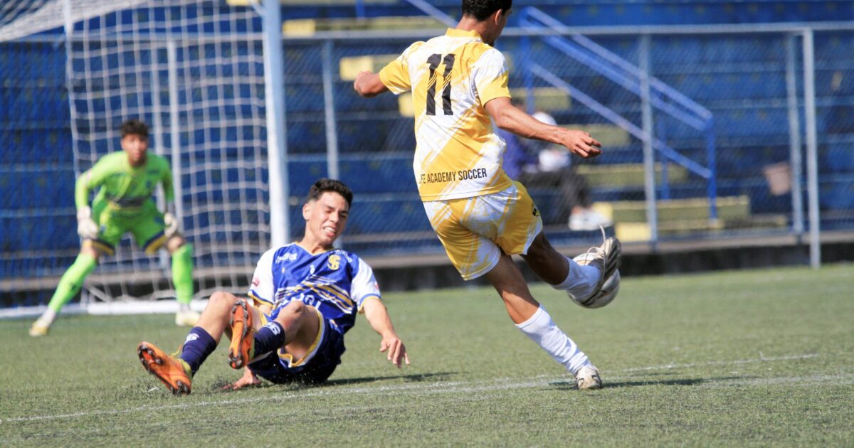 Campeonato Paranaense: Sub15 e Sub17 do Araucária ECR seguem firmes na competição