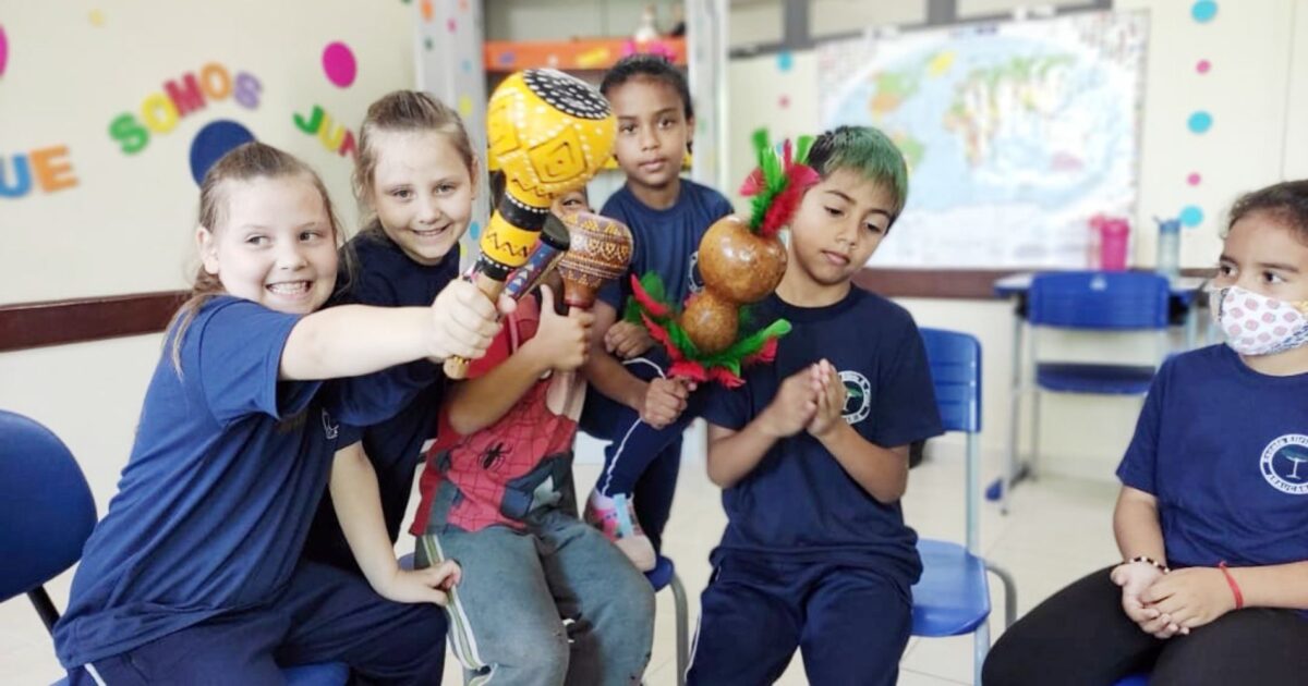 Oficina de Arte da Escola Elírio proporciona vivência e experiência que ajudam na aprendizagem