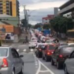 Tráfego tranquilo e organizado na rua Vitor do Amaral