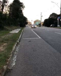 Ciclista Sofre Queda de Bicicleta na Rua Manoel Ribas