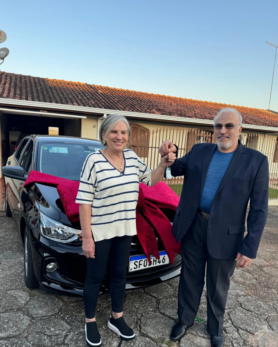 Imagem de destaque - Moradora de Araucária ganha carro zero km diretamente das mãos do presidente do Condor