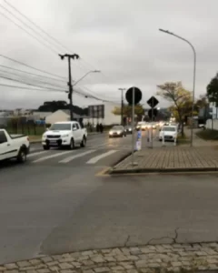 Trânsito intenso no bairro Costeira