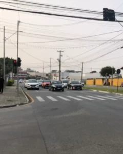 Trânsito intenso foi registrado na Rua Agrimensor Carlos Hasselman