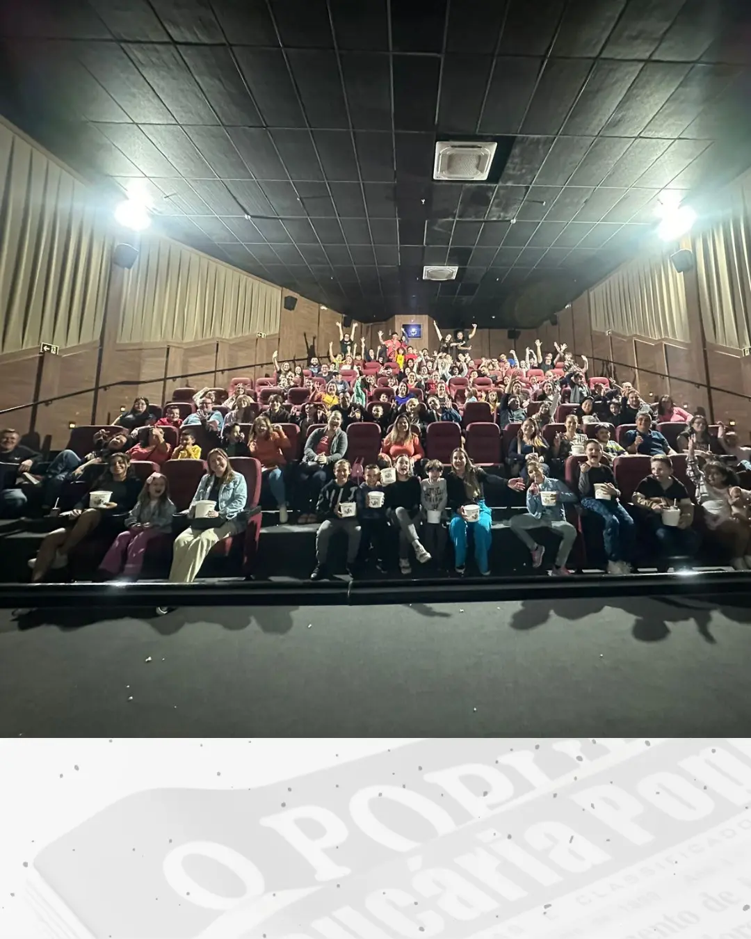 Alunos da Casinha do Saber se divertem com o Cine em Família