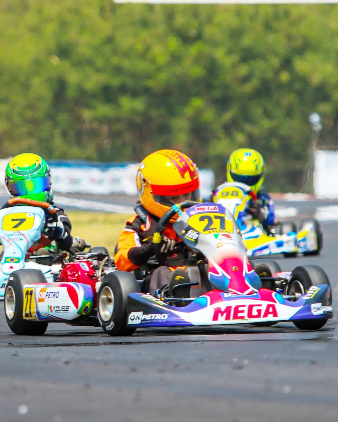 Piloto Igor Ohpis se destaca no Brasileiro de Kart, apesar de não alcançar o pódio