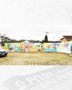 Professor araucariense pinta painel gigante no Parque de Ciências de Colombo