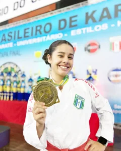 Emilly Amorim conquista bronze na etapa final do Brasileiro de Karatê